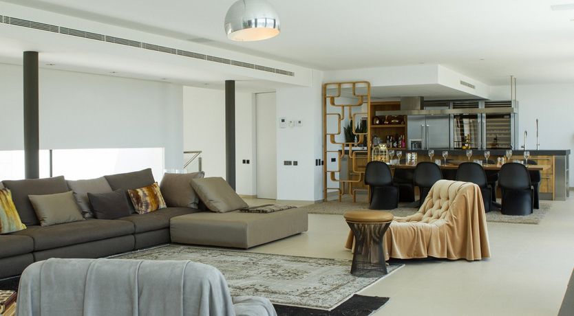 Photo of Sunkissed & Sparkling