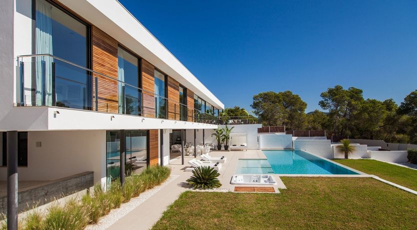 Photo of Sunkissed & Sparkling