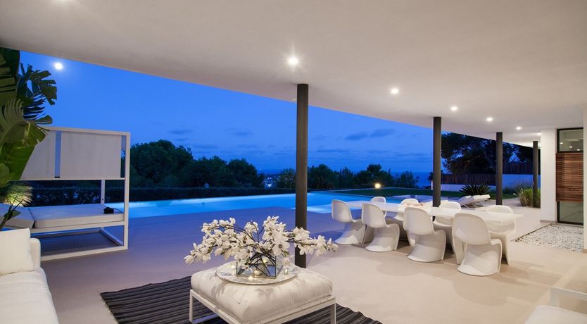 Photo of Sunkissed & Sparkling