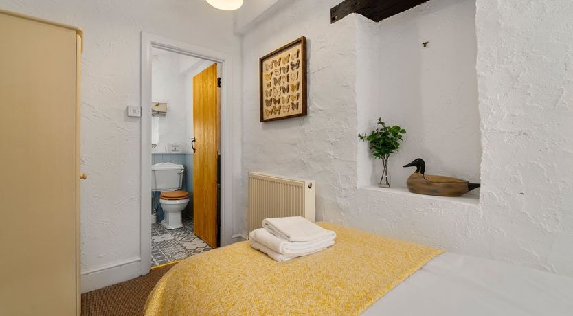 Photo of Sunflowers & Posies