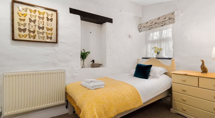 Photo of Sunflowers & Posies