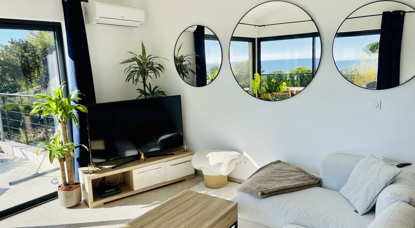 Photo of Sainte Sunshine