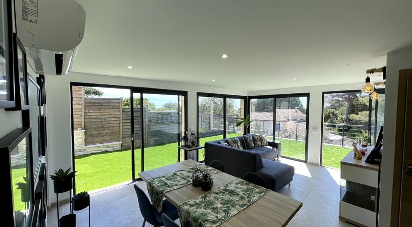 Photo of Sainte Sunshine