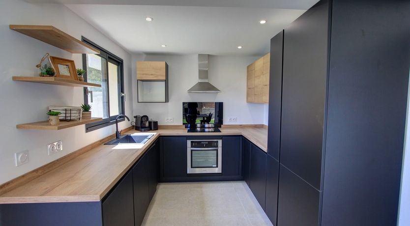 Photo of Sainte Sunshine