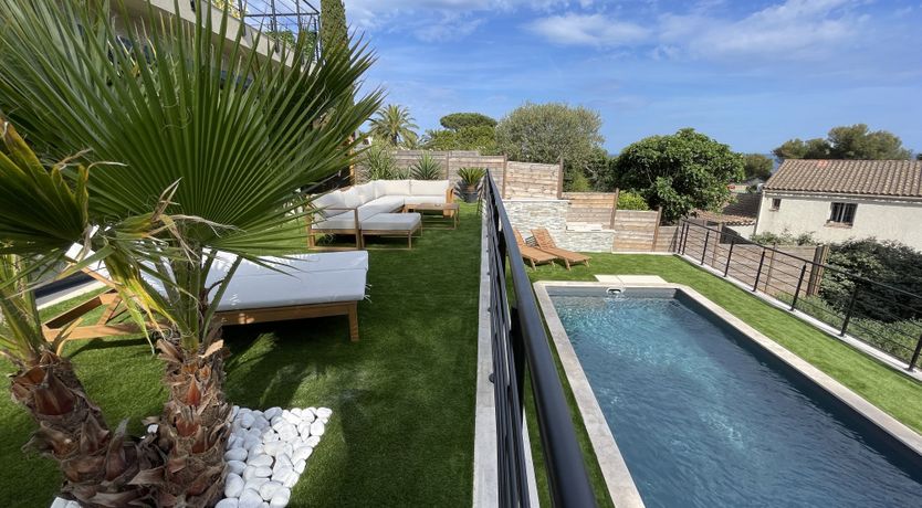 Photo of Sainte Sunshine