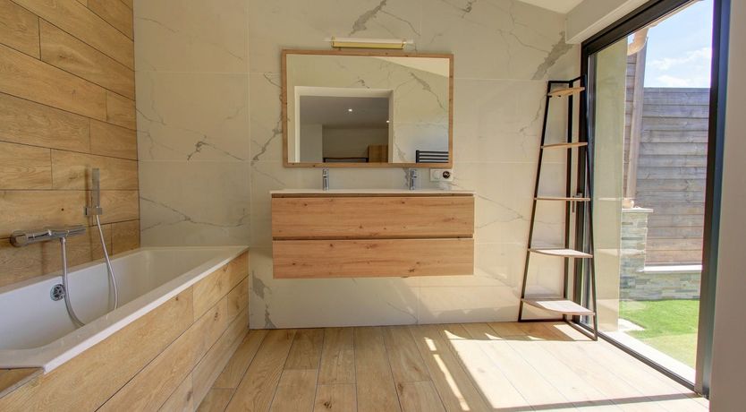 Photo of Sainte Sunshine