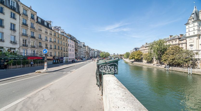 Photo of Toujours Paris