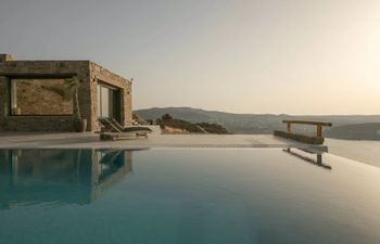 Cycladic Class Villa