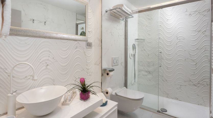 Photo of Supermodel Strut