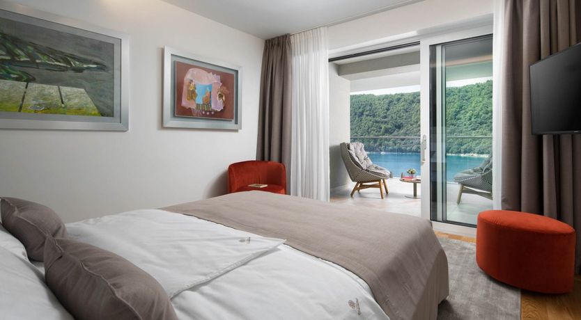 Photo of Supermodel Strut