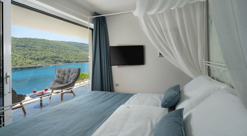 Photo of Supermodel Strut