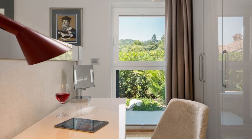 Photo of Supermodel Strut