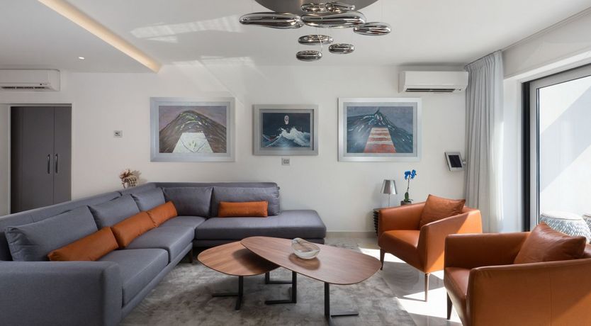 Photo of Supermodel Strut