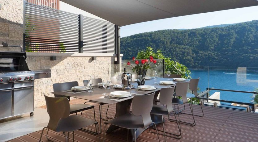 Photo of Supermodel Strut