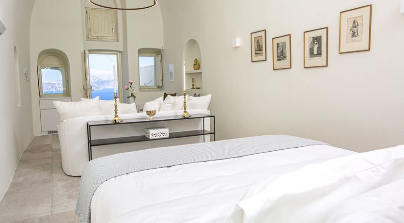 Photo of Bougainvillea on the Breeze