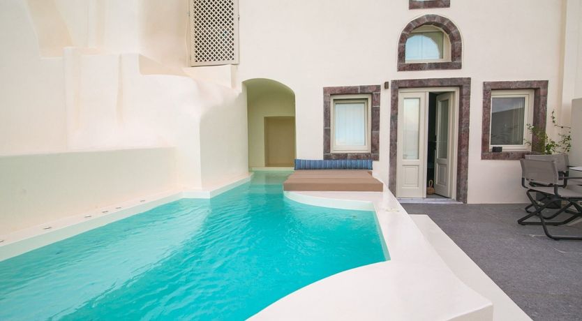 Photo of Bougainvillea on the Breeze