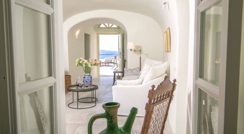 Photo of Bougainvillea on the Breeze