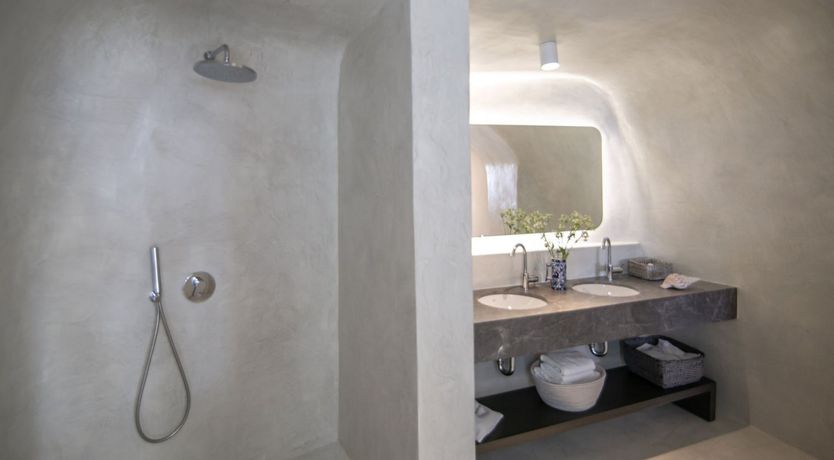 Photo of Bougainvillea on the Breeze