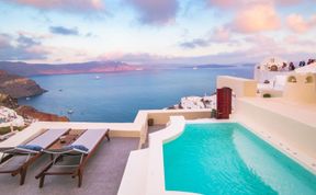 Photo of Bougainvillea on the Breeze