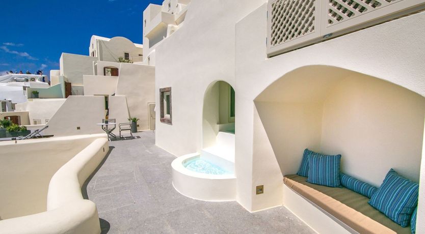 Photo of Bougainvillea on the Breeze