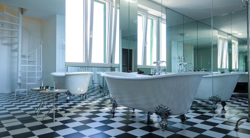 Photo of The Pearl Diver