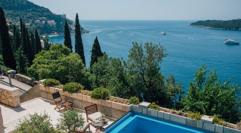 Photo of The Pearl Diver