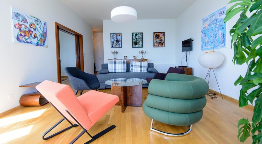 Photo of The Pearl Diver