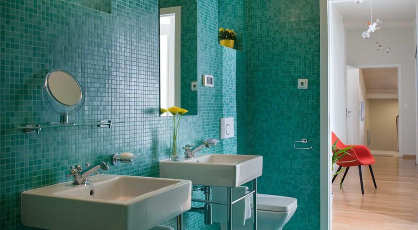 Photo of The Pearl Diver