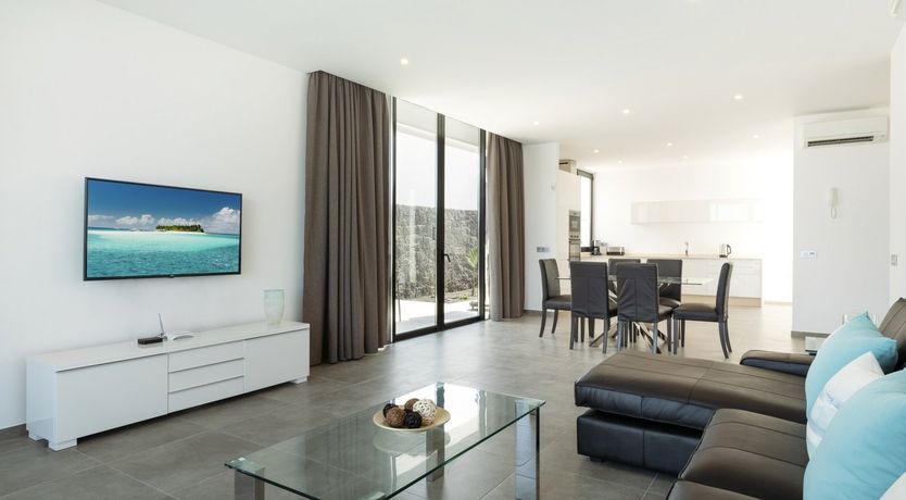 Photo of Sunshine on the Rocks