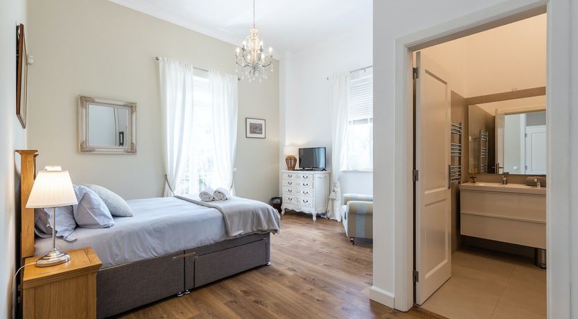 Photo of Olive & Citrus