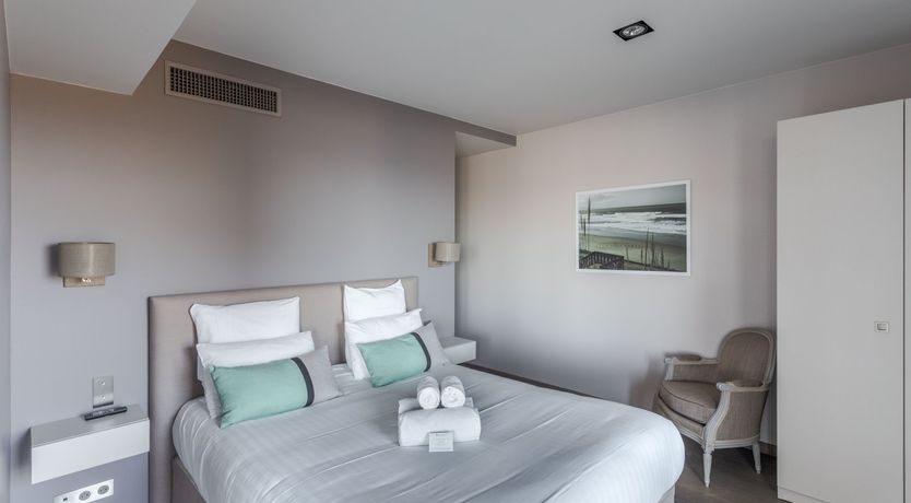 Photo of Upon the Rocks of Malouin