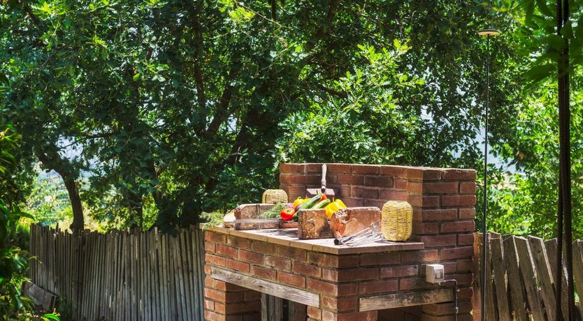 Photo of Wisteria & Lavender