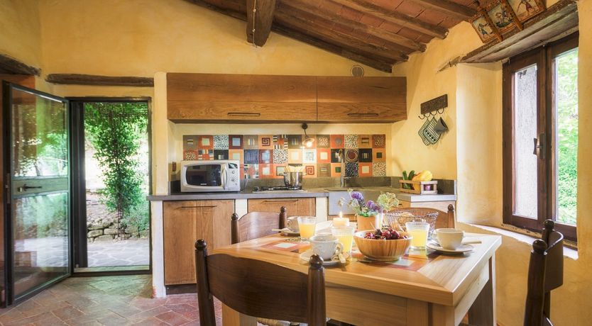 Photo of Wisteria & Lavender