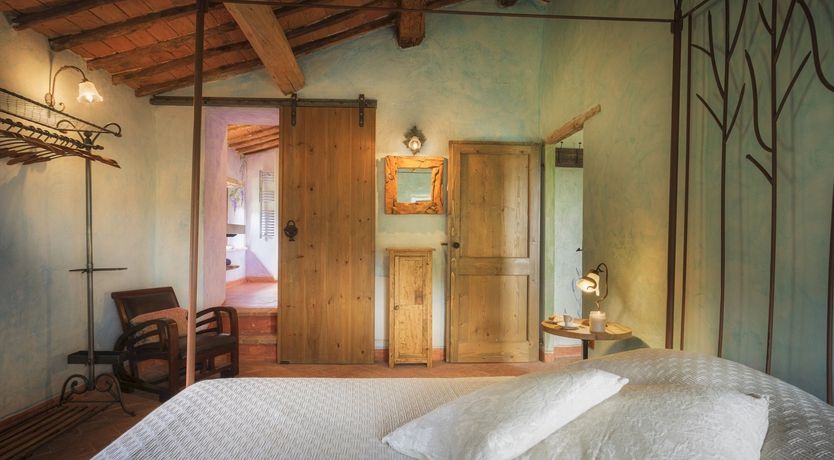 Photo of Wisteria & Lavender