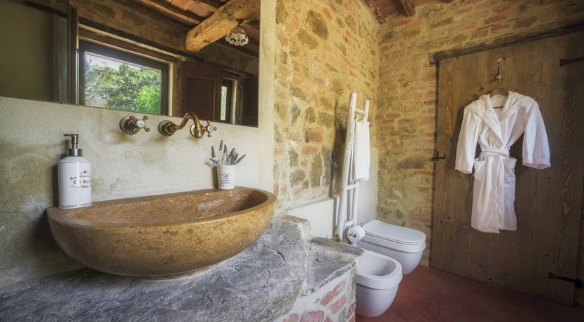 Photo of Wisteria & Lavender