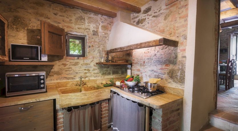 Photo of Wisteria & Lavender