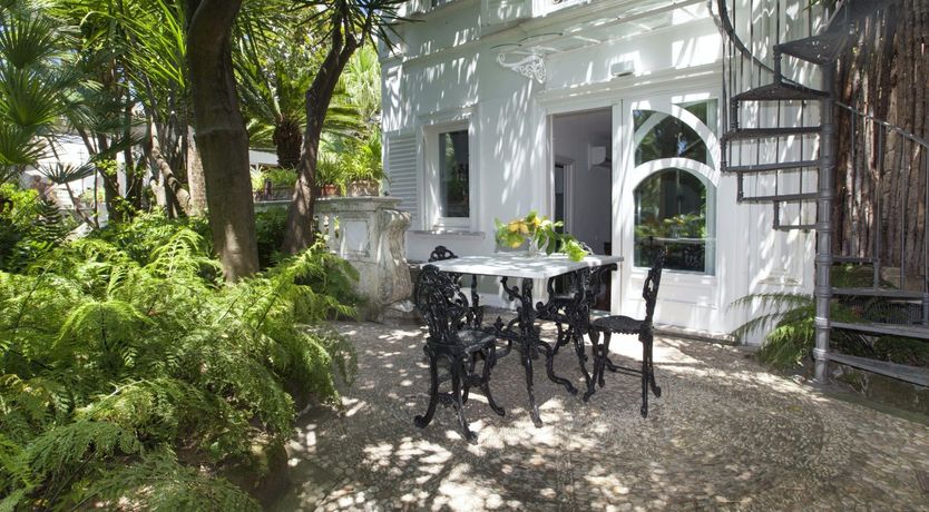 Photo of Palm-Lined Living