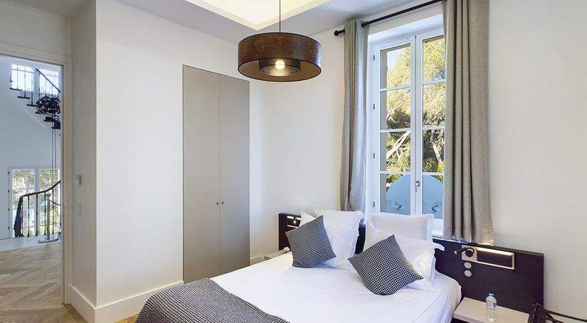 Photo of To Infinity And Toulon