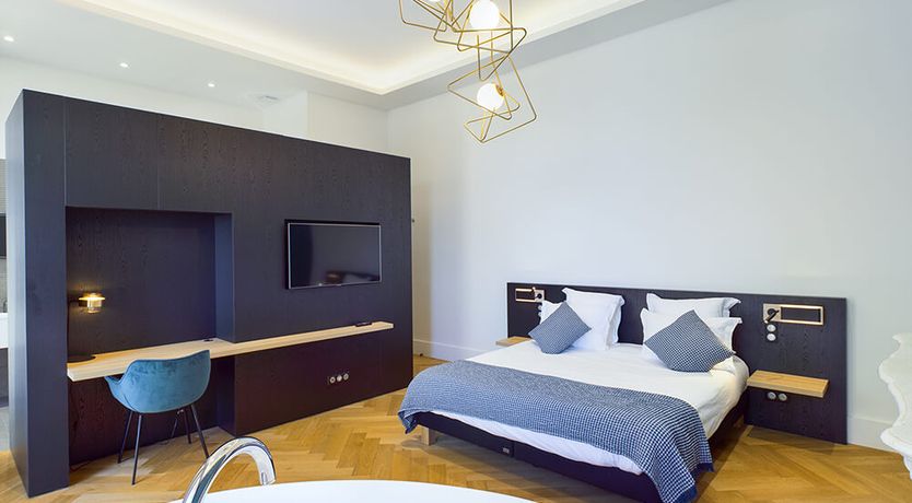 Photo of To Infinity And Toulon