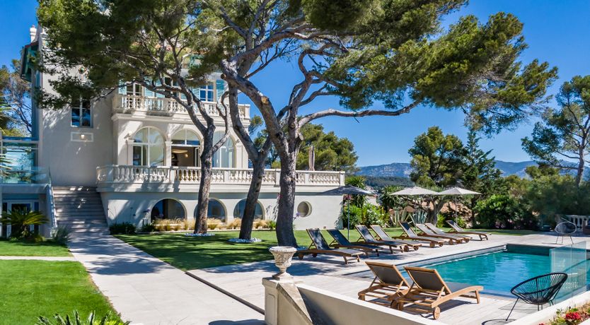 Photo of To Infinity And Toulon