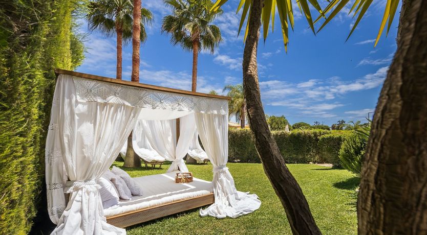 Photo of Arch of Light