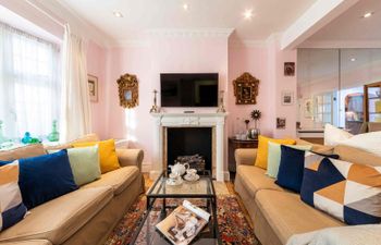 Pink Cadillac Holiday Cottage