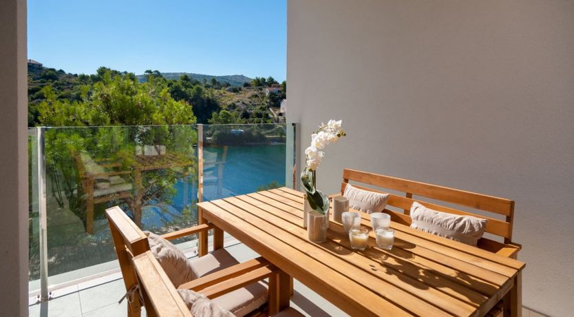 Photo of Hideaway on the Bay