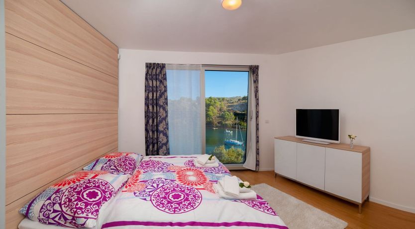 Photo of Hideaway on the Bay