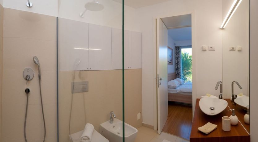 Photo of Hideaway on the Bay