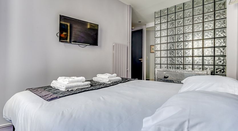 Photo of Les Moustaches du Chat