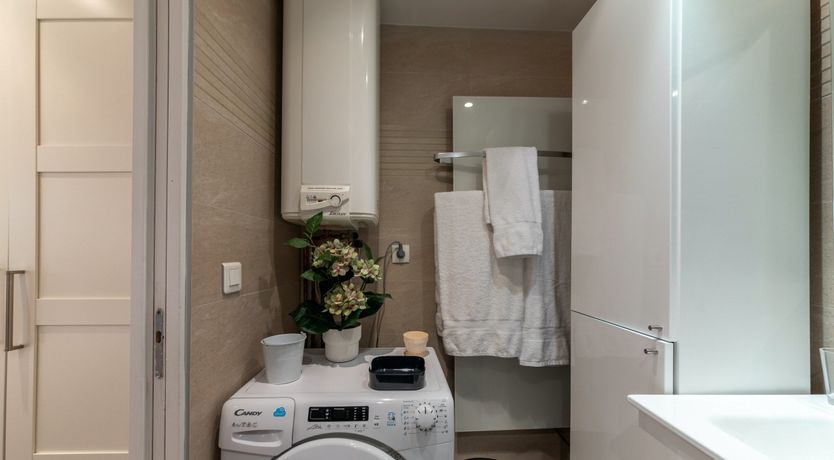 Photo of A Splash of Paris Red