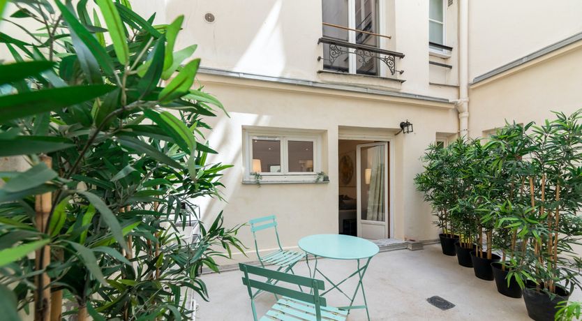 Photo of A Splash of Paris Red