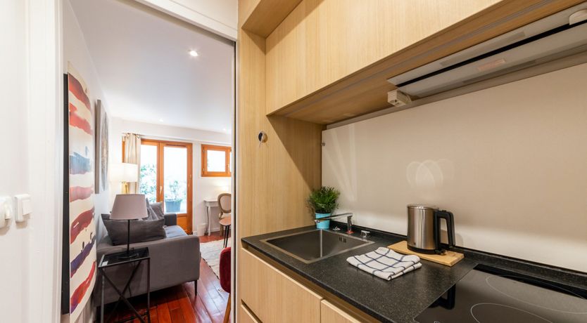 Photo of A Splash of Paris Red