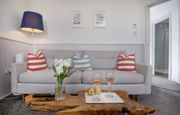 Along the Prom Prom Prom Apartment